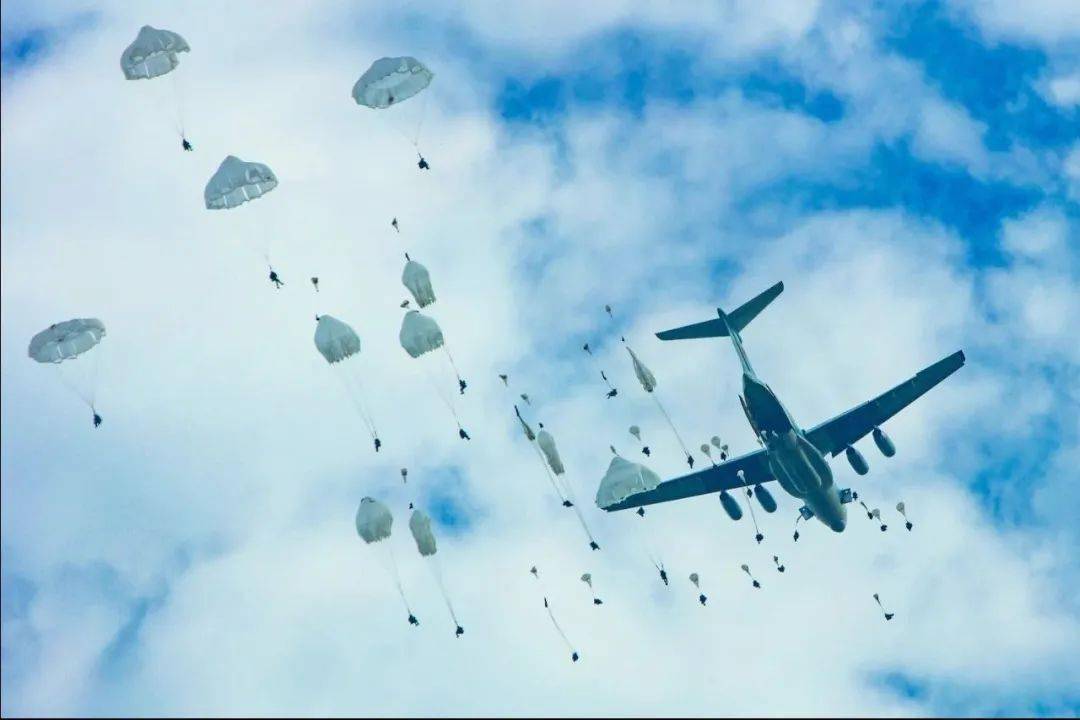 空降兵军历史,荣耀与传承的壮丽篇章,空降兵军史,荣耀传承与壮丽篇章