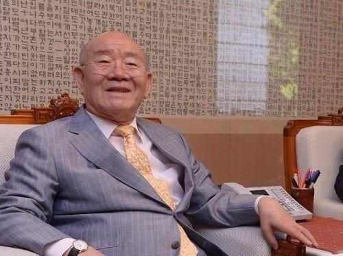 文在寅与全斗焕之间的礼物交换，探究与解析，文在寅与全斗焕的礼物交换背后的故事与解析