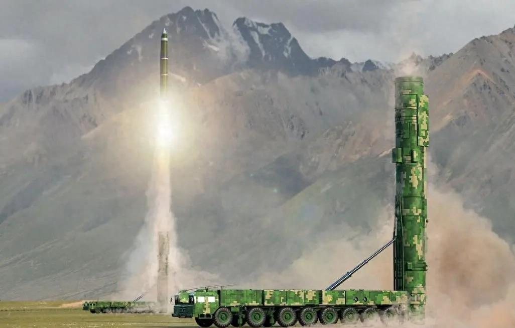 东风系列导弹距离,技术的跨越与国防的坚实屏障,东风系列导弹,技术跨越与国防坚实屏障的展现