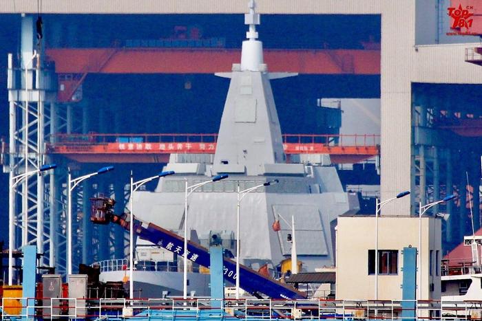 探索新纪元,055型驱逐舰第二批次下水纪实,新纪元探索,055型驱逐舰第二批次下水纪实