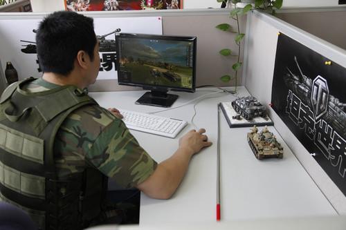 最新军事视频与董嘉耀，军事领域的璀璨新星，董嘉耀揭秘军事领域新星，最新军事视频独家解析