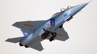 歼教-15教练机,翱翔蓝天的教学先锋,歼教-15教练机,蓝天教学先锋翱翔天际