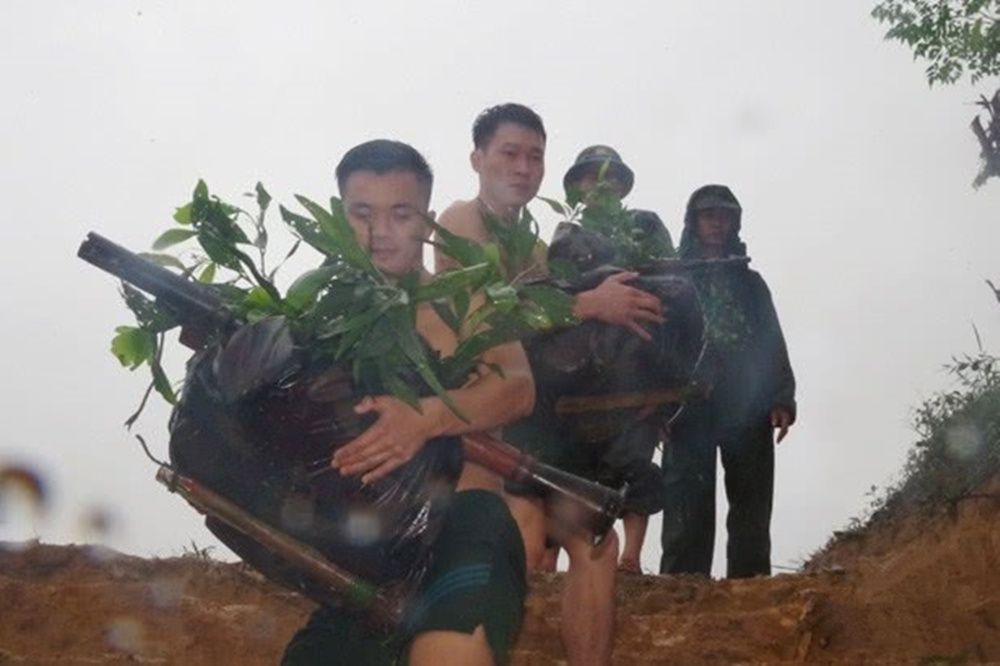 中国特种兵中的肌肉女战士,力量与柔美的完美结合,中国特种兵中的肌肉女战士,力量与柔美的极致融合