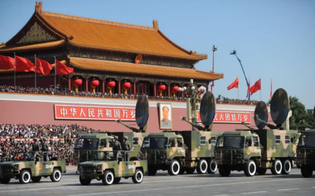 阅兵走的是什么路——彰显国家力量与荣耀的征程，阅兵仪式，国家力量与荣耀的征程之路