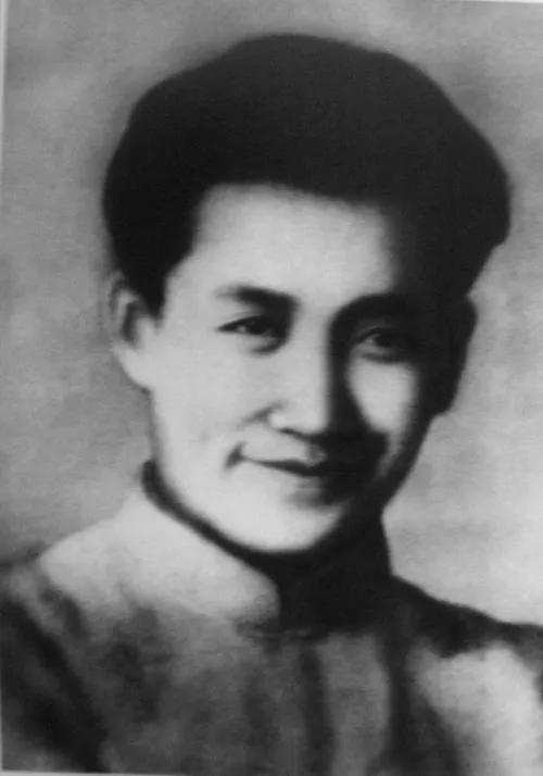 军团长与军长的区别是什么，军团长与军长，职责与权力差异解析