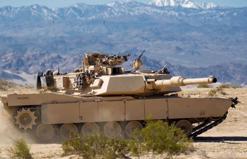 艾布拉姆斯M1A2坦克,钢铁巨兽的卓越性能与战略价值,艾布拉姆斯M1A2坦克,钢铁巨兽的战略价值与卓越性能解析