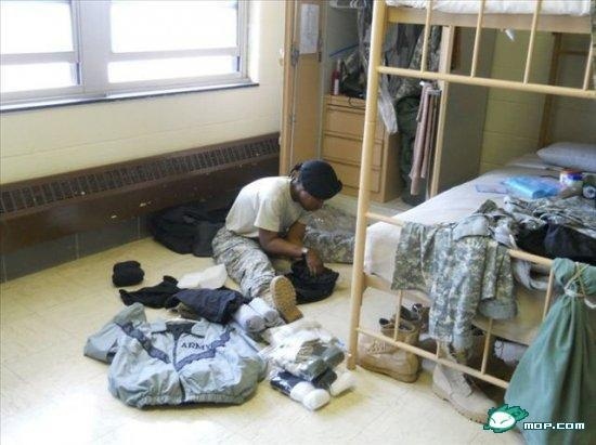 中国女兵宿舍内部照片,揭示军营生活的真实面貌,中国女兵宿舍内部照片曝光,军营生活的真实写照