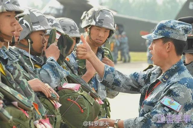 陆军有空降兵吗?——探究现代陆军中的空降兵角色与重要性,现代陆军中的空降兵角色与重要性探究,陆军有空降兵吗?