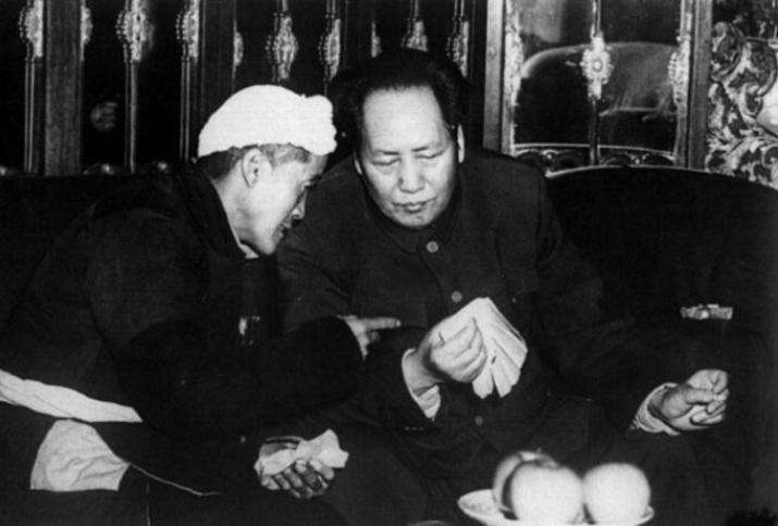 李德在中国有孩子吗?——关于一位传奇人物的家庭生活探究,李德在中国的家庭与生活,关于是否有子女的探究。