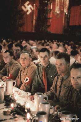 古斯塔夫巨炮,钢铁巨兽的震撼面貌,古斯塔夫巨炮,钢铁巨兽的震撼风采