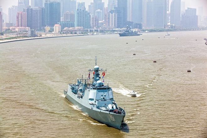 瓦良格号与莫斯科号,两大巨舰的历史与现状,瓦良格号与莫斯科号巨舰,历史、现状探秘