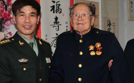 集团军军长与正厅级干部，职务层级与职责解析，集团军军长与正厅级干部，职务层级与职责详解