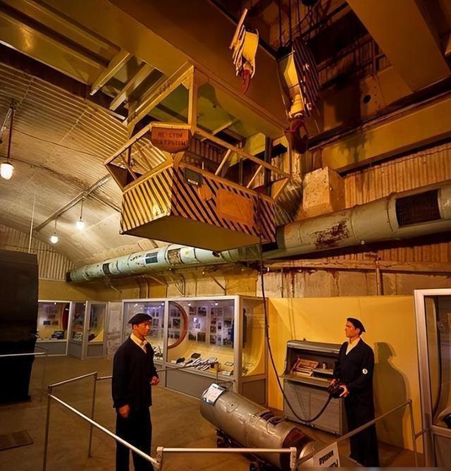 导弹的形态与构造，揭示其神秘的面貌，导弹的神秘面纱，形态与构造解析