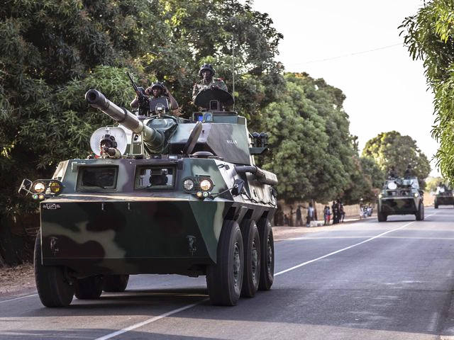 军事装甲车图片,历史、种类与技术的深度解析,军事装甲车,图片、历史、种类与技术深度解析