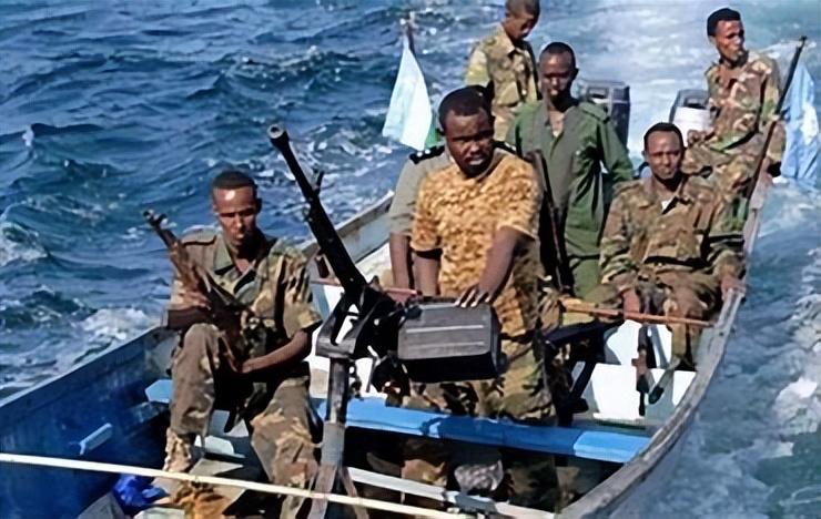 中国海军成功抓捕三名海盗,彰显国家力量与正义行动,中国海军成功抓捕三名海盗,彰显国家力量与正义精神行动