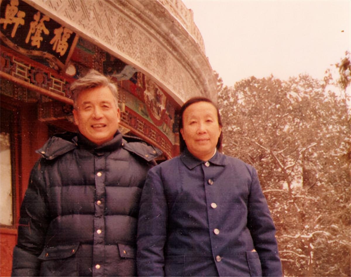 陆军副司令员邓志平父亲,一位普通而伟大的军人父亲,陆军副司令员邓志平父亲,军人父亲的伟大风采