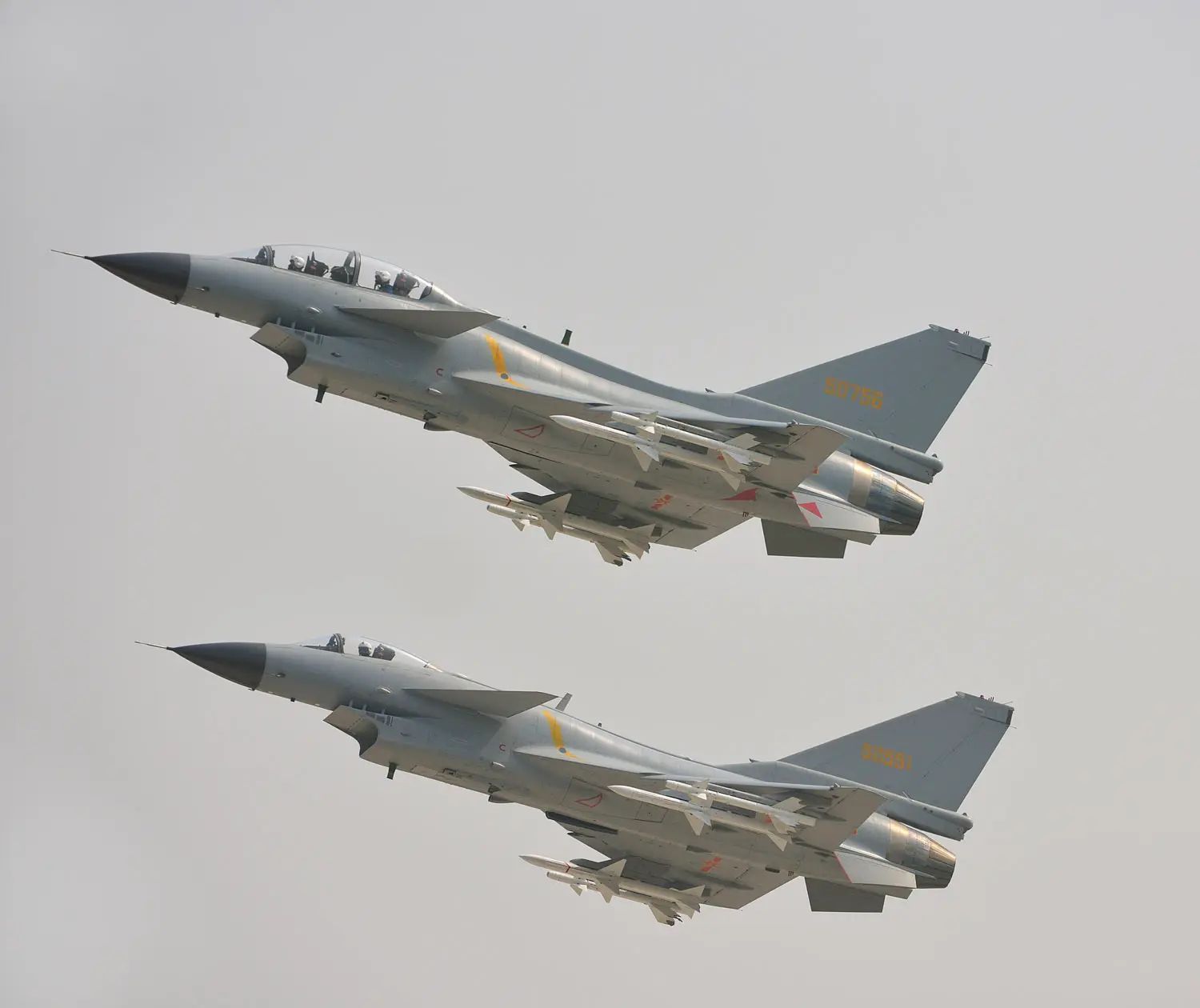 歼10与歼11，中国空军与老美的微妙关系，歼10与歼11，中国空军与美国之间的微妙关系