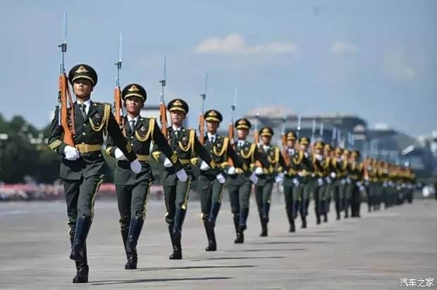 庆祝胜利,93周年胜利日大阅兵合唱的壮丽篇章,胜利日大阅兵合唱,庆祝胜利壮丽篇章,93周年荣耀时刻