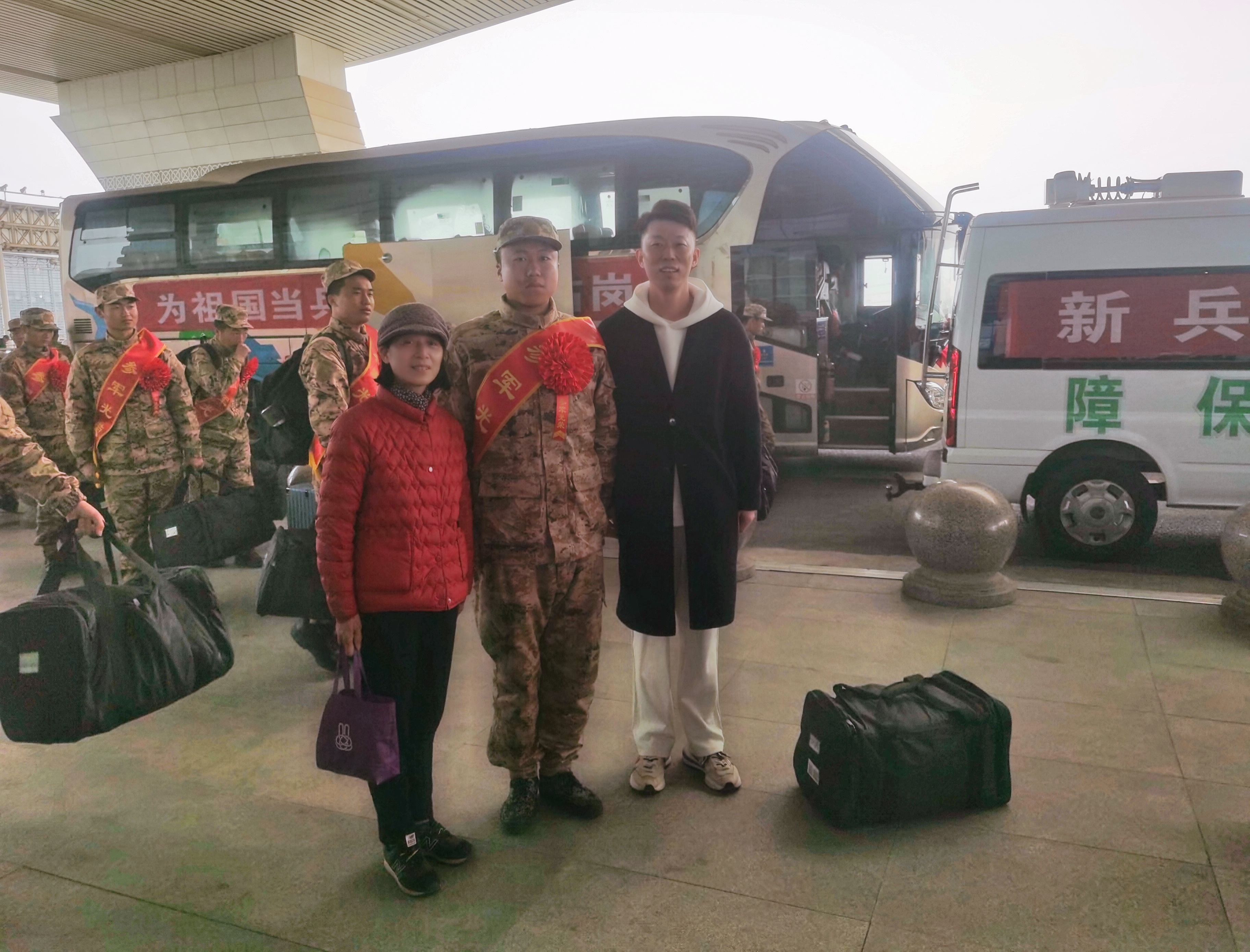 自愿申请到艰苦地区服役,担当与奉献的青春赞歌,青春赞歌,志愿赴艰苦地区服役,担当与奉献的壮丽篇章