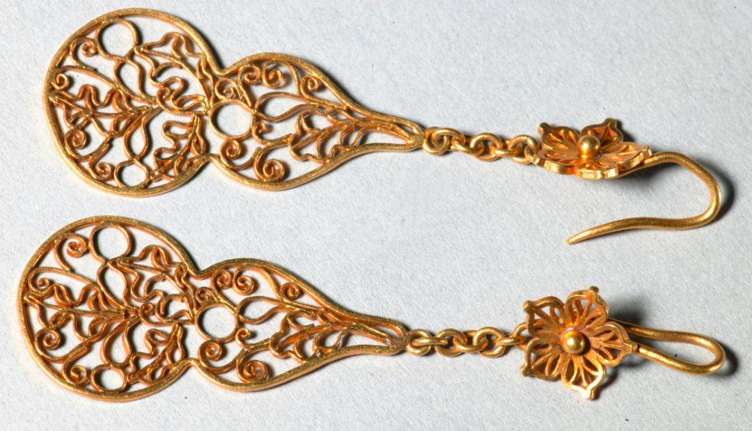 共和国勋章能否买卖?对荣誉与尊严的探讨,共和国勋章买卖问题探讨,荣誉与尊严的界限与意义探究