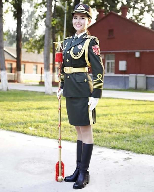 中国女兵，美丽与力量并存，中国女兵，美丽与力量共铸风采
