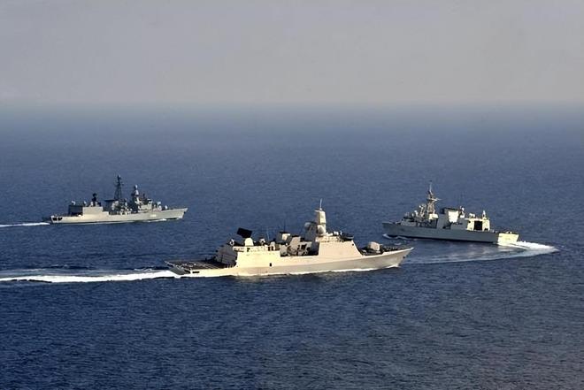 中日军舰撞击事件，图片背后的历史与反思，中日军舰撞击事件，图片背后的历史真相与深刻反思