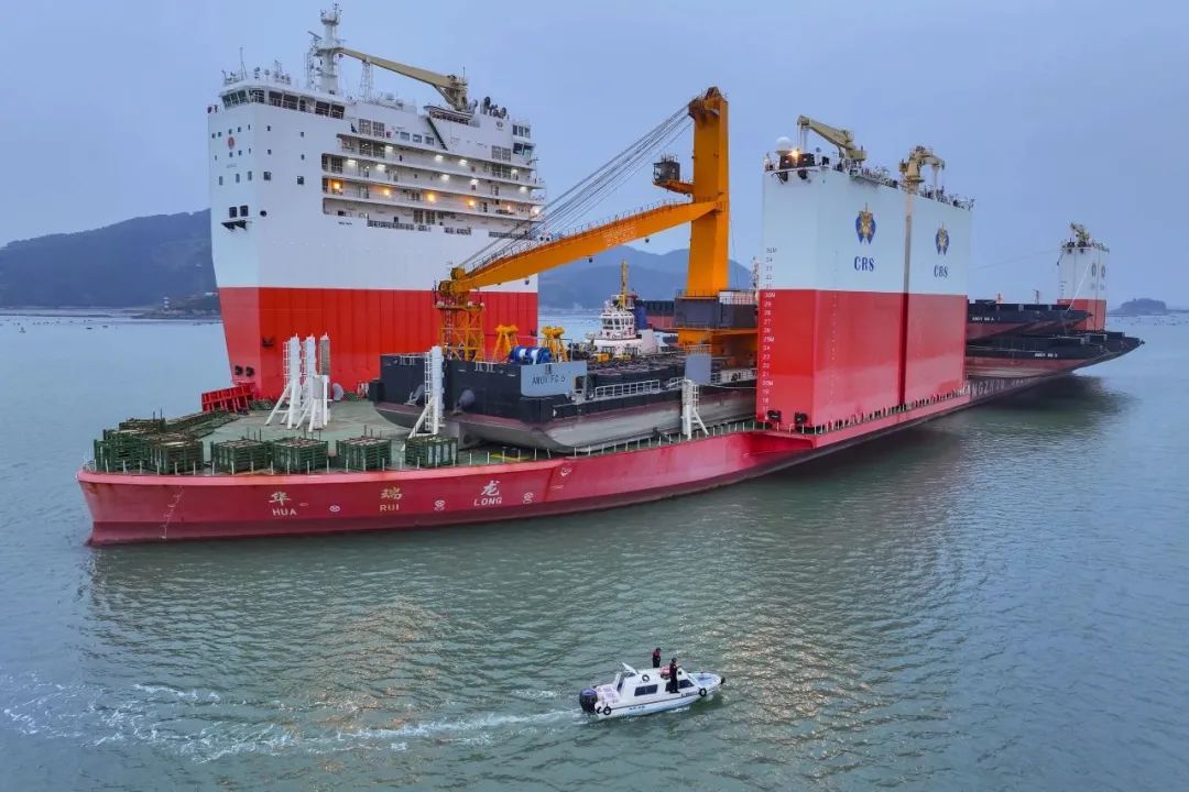 半潜船成功案例,探索深海资源的先锋力量,半潜船成功案例,深海资源探索的先锋力量