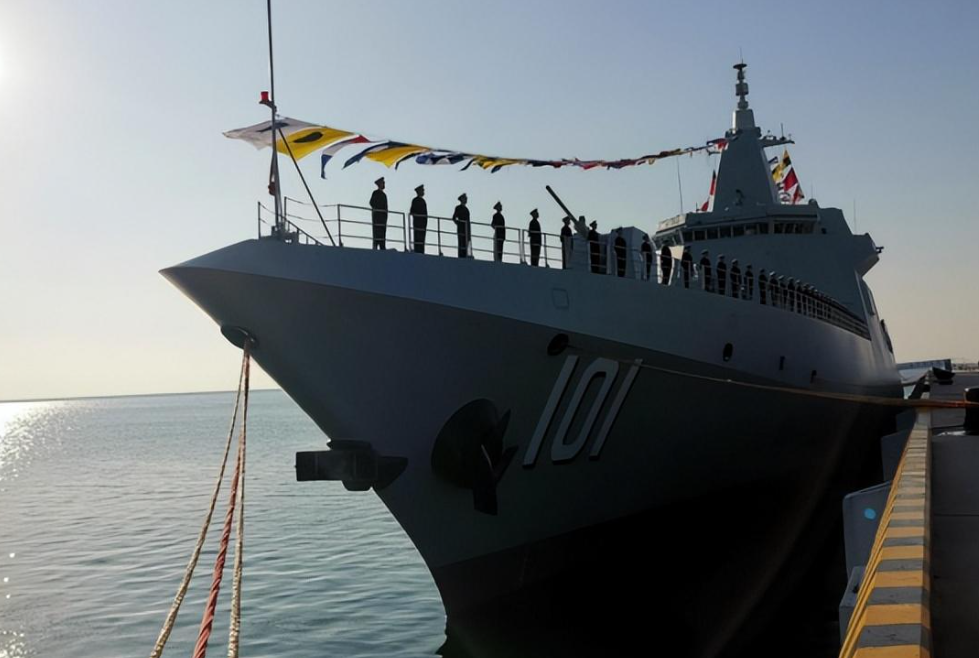 海军山东舰正式入列四周年，里程碑式的成就与未来展望，海军山东舰四周年里程碑成就及未来展望