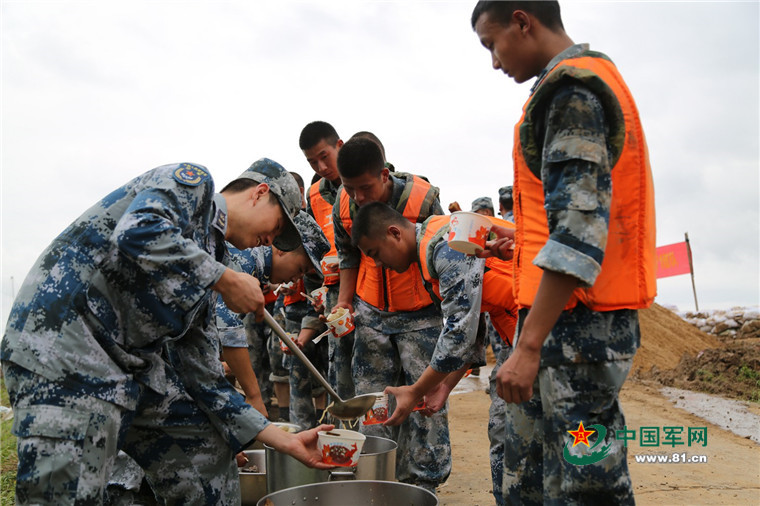 孝感空降师的荣耀与担当，孝感空降师，荣耀与担当的壮丽篇章
