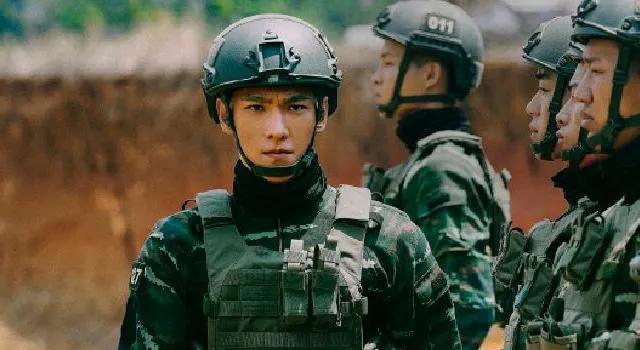 军装款式演变与最新趋势，探索军装款式在2022年的新面貌，军装款式演变与最新趋势探索，2022年新面貌揭秘