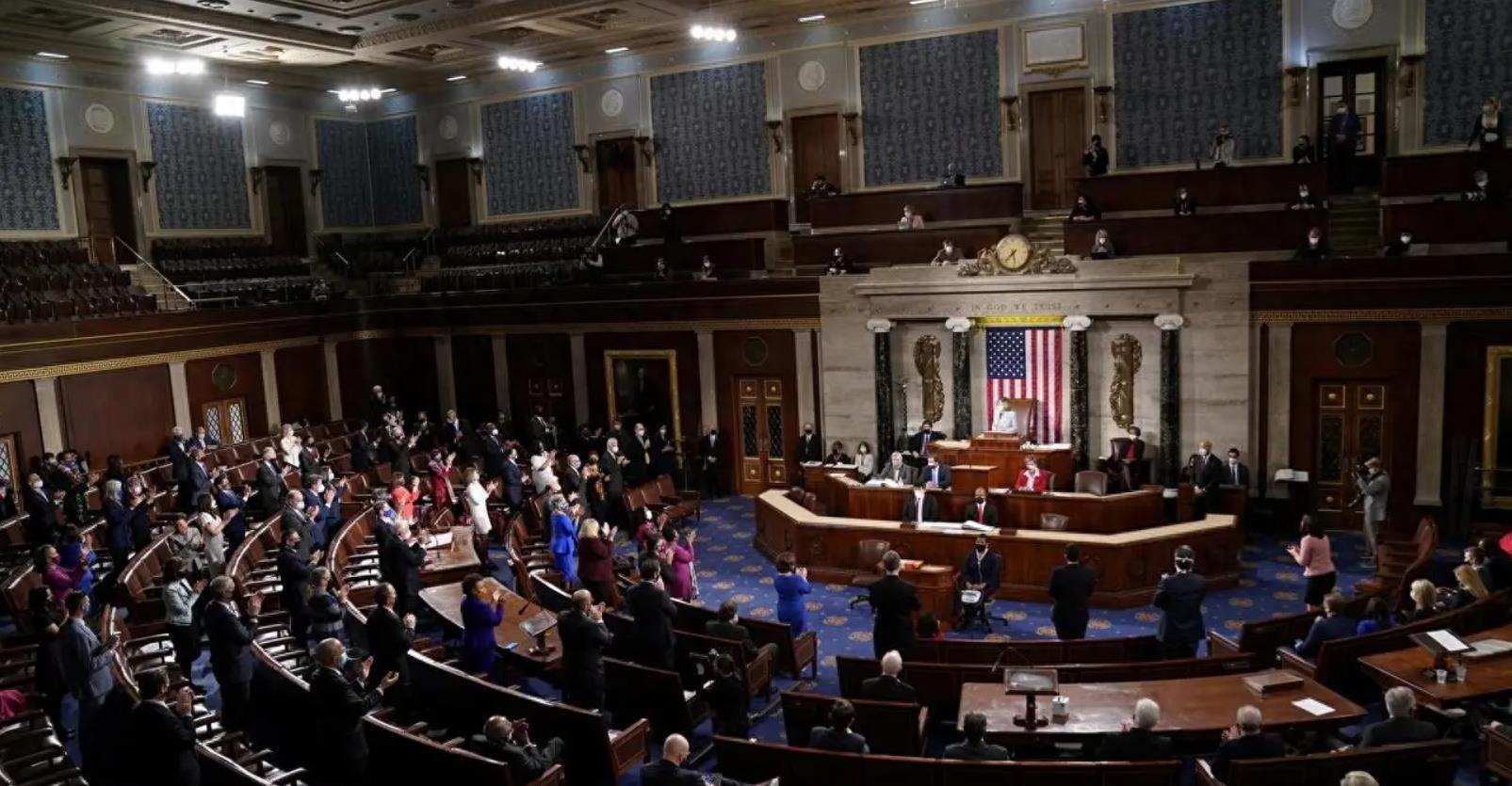 关于055驱逐舰被空军欺负的探讨，空军与海军博弈，探讨055驱逐舰遭遇的挑战与应对之道