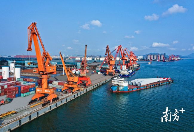 阳江舰，守护海洋安全的钢铁长城，阳江舰，捍卫海洋安全的钢铁卫士