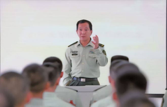 丁晓兵,英勇无畏,荣立一等功的楷模,丁晓兵,英勇楷模,荣立一等功的勇者之路