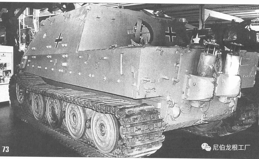 突击虎与虎式,两种重型坦克的传奇故事,虎式与突击虎重型坦克,传奇之战的对比与故事