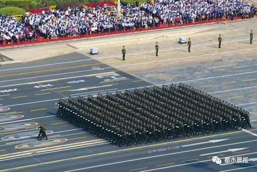荣耀与骄傲——记中国女兵方队的风采展现于2012年阅兵盛典,中国女兵风采闪耀阅兵盛典,荣耀与骄傲的传承