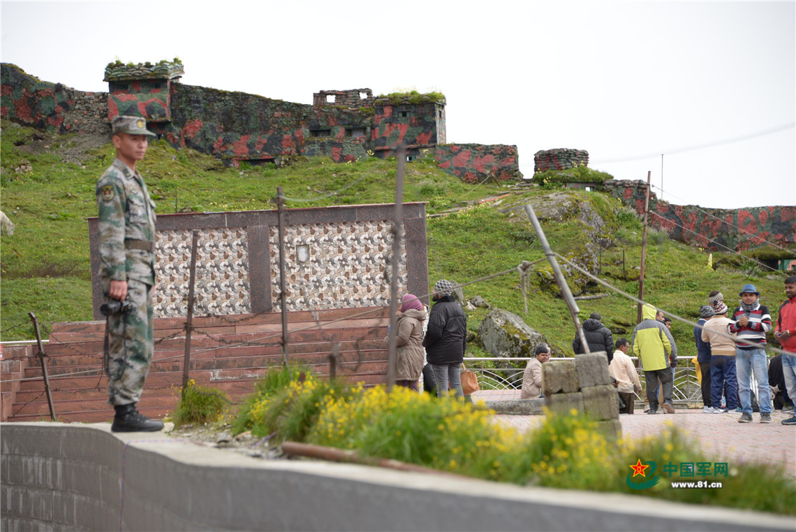乃堆拉哨所,边疆的坚守与生活的真实写照——一部深入人心的纪录片视频,乃堆拉哨所,边疆坚守与生活写照的深情纪录片