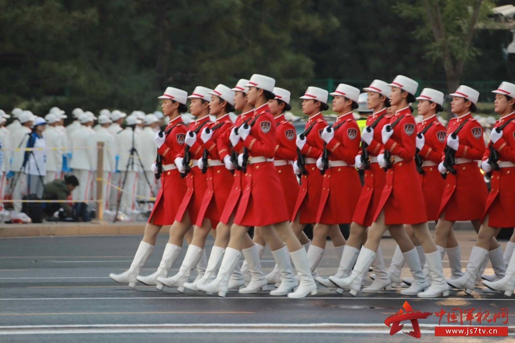 中国女兵方队视频2019,展现新时代巾帼英雄的飒爽英姿,中国女兵方队视频2019,新时代巾帼英雄飒爽英姿展示
