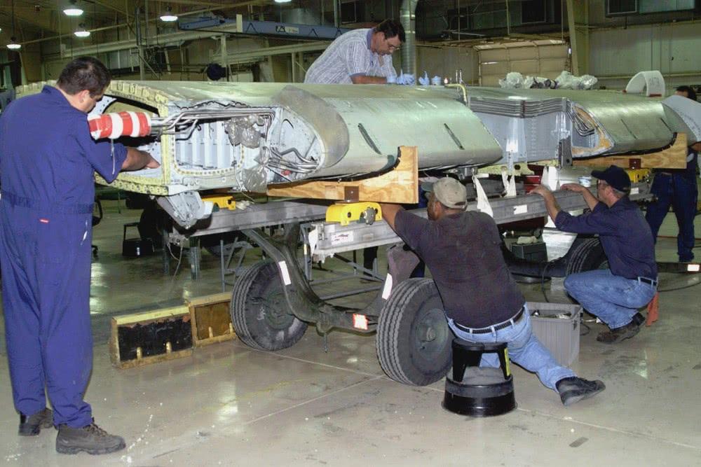 揭秘A-10无人机攻击机,空中力量的独特角色与卓越性能,A-10无人机攻击机,空中力量的独特角色与卓越性能揭秘