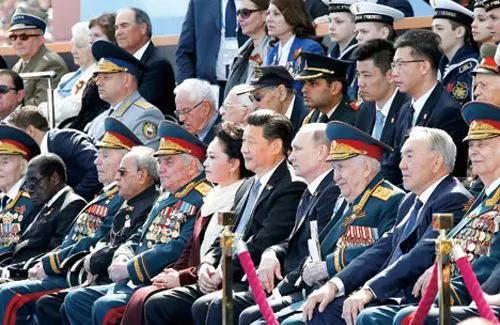 纪念胜利日,俄罗斯阅兵式的荣耀出场,俄罗斯胜利日阅兵,荣耀的瞬间,致敬英雄的传承