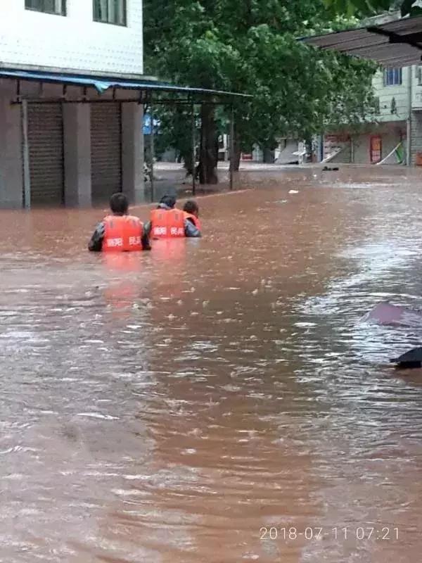 四川多地暴雨,挑战与应对,四川多地暴雨来袭,挑战与应对策略