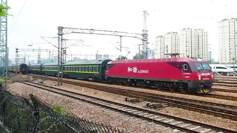 直181次列车,穿越时间与空间的旅行者,直181次列车,时空之旅的穿梭者