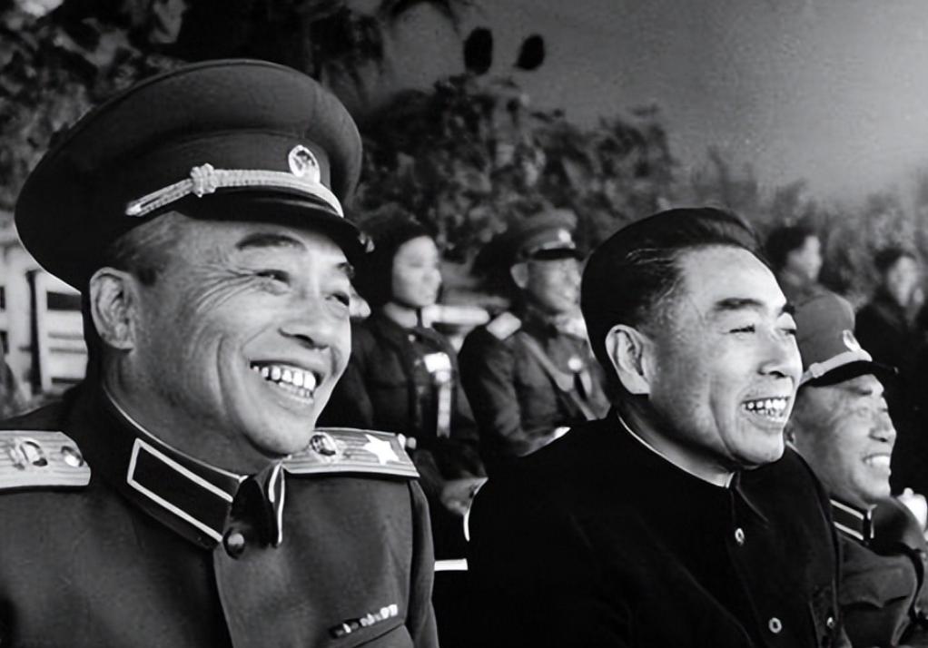 传奇人物，1955年最年轻的少将——英勇无畏的军事领袖，传奇人物，英勇无畏的军事领袖——最年轻的少将（1955年）