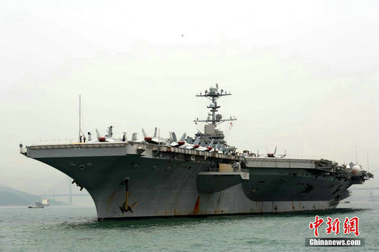 美国航母的载机能力，究竟能搭载多少架飞机？，美国航母载机能力揭秘，究竟能搭载多少架飞机？