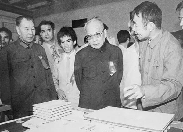 海军司令员叶飞上将，英勇无畏，铸就海军荣耀，海军司令员叶飞上将，铸就英勇海军荣耀的传奇人物