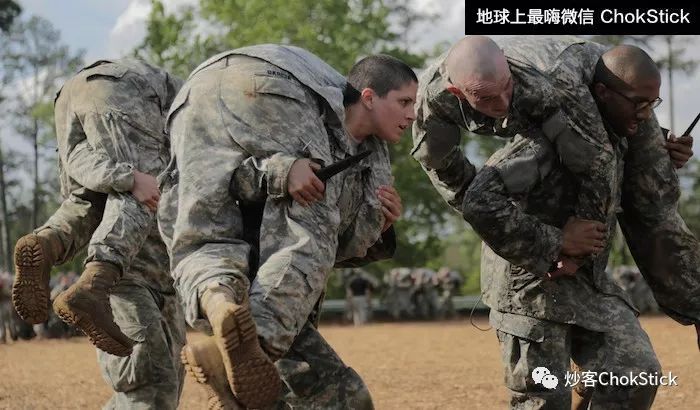 战场女兵遗体的处理方法，尊重与尊严的交织，战场女兵遗体的处理方法，尊重与尊严的交织之路