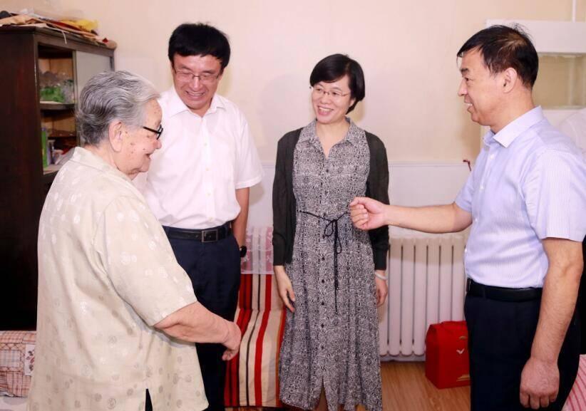 长城与深海之舞,中国长城201潜艇的传奇故事,长城与深海传奇,中国长城潜艇的深海之旅