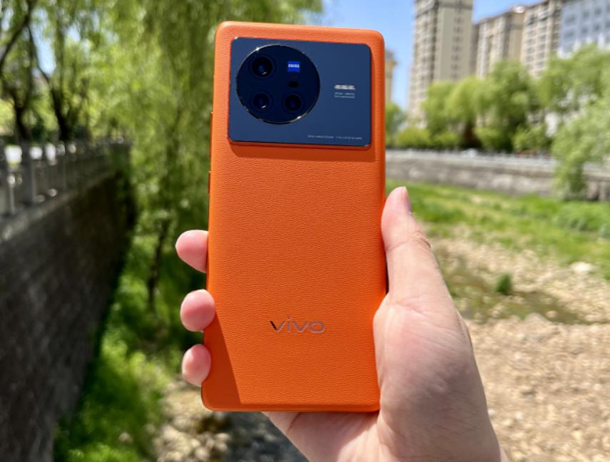 歼10C与歼十一,空中力量的两大巨头,谁更强?,歼10C与歼十一,空中力量巨头对决,谁更胜一筹?