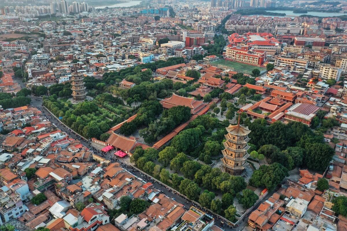 泉州旅游爆火,探寻古城魅力与多元文化之旅,泉州旅游热潮揭秘,古城魅力与多元文化之旅