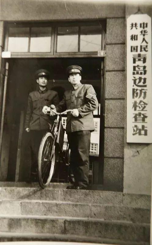 解放军老式军装图片，历史与荣耀的象征，解放军老式军装图片，历史荣耀的象征