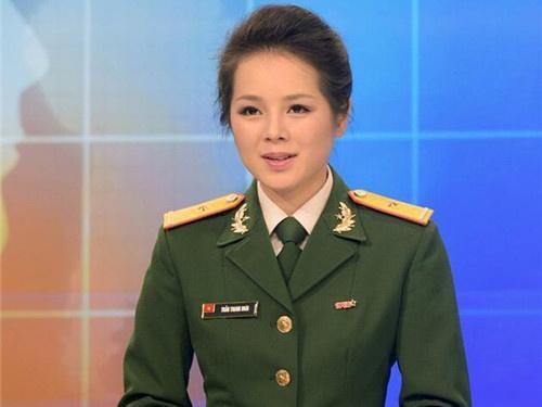 军事女主持人，展现力量与智慧的时代先锋，军事女主持人，力量与智慧的时代先锋风采